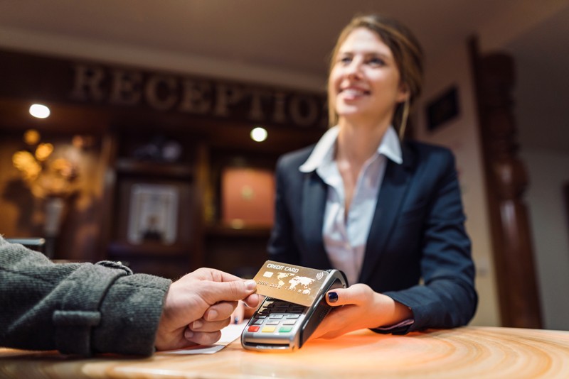 hotel-reception-payment